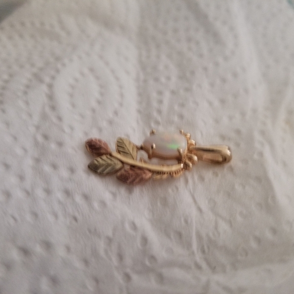 ❤️Gift For Mother- 10k Black Hills Gold Opal Pendant - Picture 4 of 6